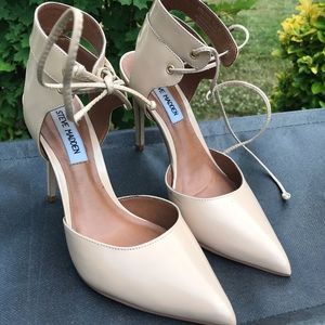 Steve Madden Nude Pointed Heel